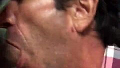 mamando verga en las cabinas