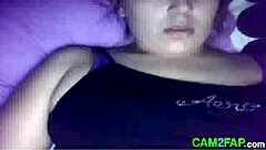 Teen 18+ performs on webcam for free