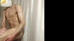 Shemale's solo session with a dildo