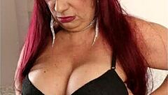 Thrilling group squirting with mature ass