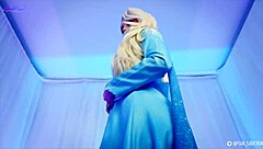 Elsa cosplay sucks dildo with her wet hot pussy