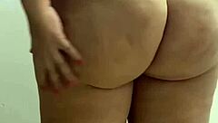 I-I can't believe Soraya's showing her fantastic round ass, it's so sexy and curvy!