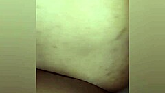 elle me baise avec sa grosse bite noire et je jouis fort