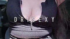 ninfeta se masturbando enquanto anda de carro dri sexy
