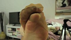 Girl pops balloons in pantyhose and stockings for fun