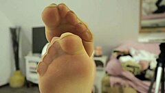 Girl pops balloons in pantyhose and stockings for fun