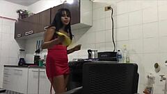 joven cachonda sucks cock and gets pounded hard on camera 😈