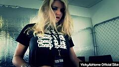 Vicky Vette Blowjobs Man to Cum on Tits