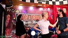 Elisa, do you dominate slaves with foot worship?