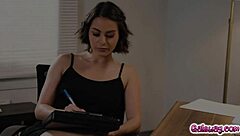 jenna sativa and nicole aria tribbing on desk