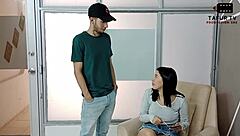 Descubro A Mi Madrastra Masturbandose Y Ella Me Da Un Rico Blowjob Creampie Directo En Su Garganta Historia Completa!