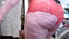 Naked Curvy Model Dawnskye Poses With Big Butt