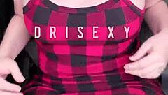 Novinha Dri Sexy Plays with 22cm Dildo in Car for Wild Fun