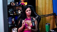 Pampam's lingerie-clad pussy lips in focus during intimate interview