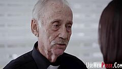 Wow! Generous Milf Freeused on Christmas Eve in Public!