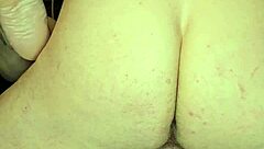 Why creampie that hot cougar milf deep inside her pussy?