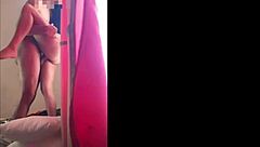 Mi novia de 18 años no puede resistirse a chuparme la polla y tragar leche-milkym