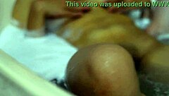 los susurros de placer en el apartamento eran el eco de los encuentros ardientes entre la hijastra y su amante