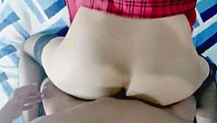 Peruvian teen's booty bouncing out of university