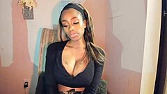 Tattooed Milf With Big Tits Plays Her Pussy Intensely