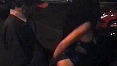 eu e minha amiga fodendo no meio da rua com um desconhecido.