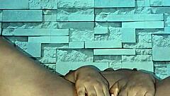 lesbian fingers shaved pussy to cum