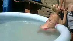 loira shows off fucking on webcam in favela, blowjob and creampie