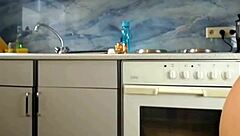 Babe sexydea flashing ass on live webcam