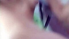 arielsweet- feet and squirt chica hermosa se masturba con pies al aire