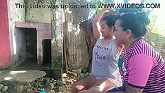 Me Doy Un Baño Donde La Vecina Y Ella No Pierde Oportunidad Para Mirarme Desnuda Y Agarrarme El Culo