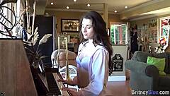 Watch Britney Blue play piano and masturbate her brunette pussy?