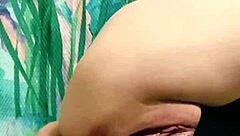 hey, wanna see this milf playing with her asshole and squirting?