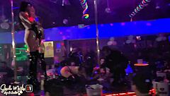 my girlfriend gets extreme anal and creampie in public 😈