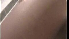 Sweet amateur teen couple fucking hard in the bath?