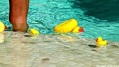 nicole aniston and alix lynx play nude