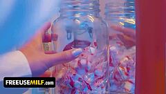 Freeuse Milf - Hot Bathroom Attendant Gave Club-Goers Extra Special Treatment