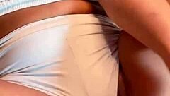 I masturbate and open my pussy!