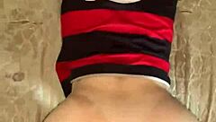 Flamengo cheerleader poses on all fours with raised ass.