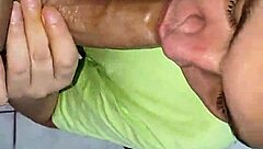 i give a guloso boquete to the sexy muscular black bodybuilder, he's bisexual gay.