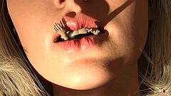 Tall character wakes up to huge 3D cartoon fetish in morning animation.