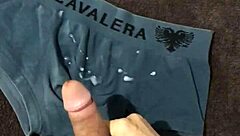 Horny guy masturbates to delicious cumshot.