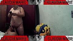 Hey, this curvy couple is horny, tasting her pussy juices between thighs