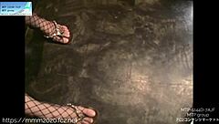 I love Rina's legs in stockings and pantyhose.