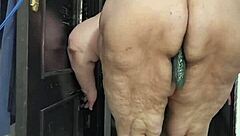 i play with my hairy pussy using weird dildos