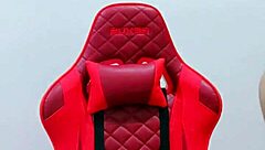 Lisa shows off her big tits and boobs in amateur scene