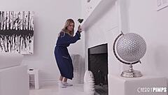 I desperately need a big dick in my trimmed pussy