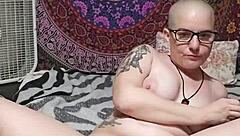 pawg smacks her ass while fucking herself with dildo