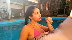 does the argentinian amateur deepthroat in the pool?