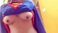 Super-Girl Arrives Showing Curvy Ass and Sexy Body