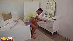 British Girlfriend Lara Lee Apologizes with Pussy Licking After Jealous Cum Dump